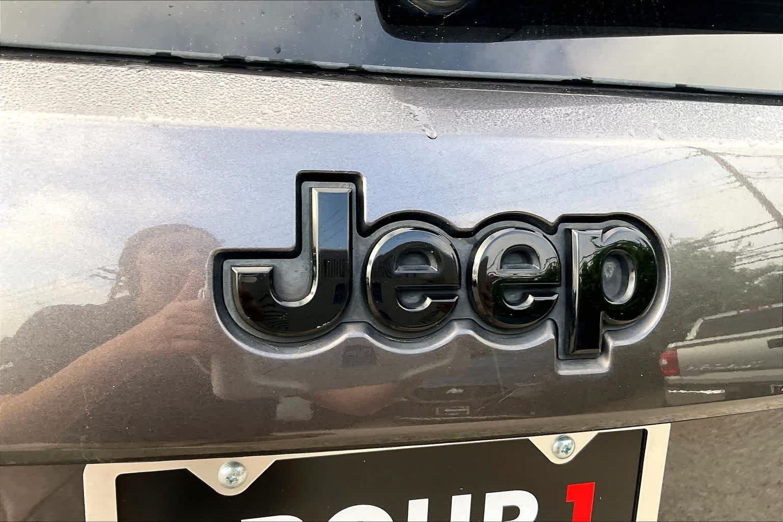 Used 2016 Granite Crystal Metallic Clearcoat Jeep High Altitude image 31