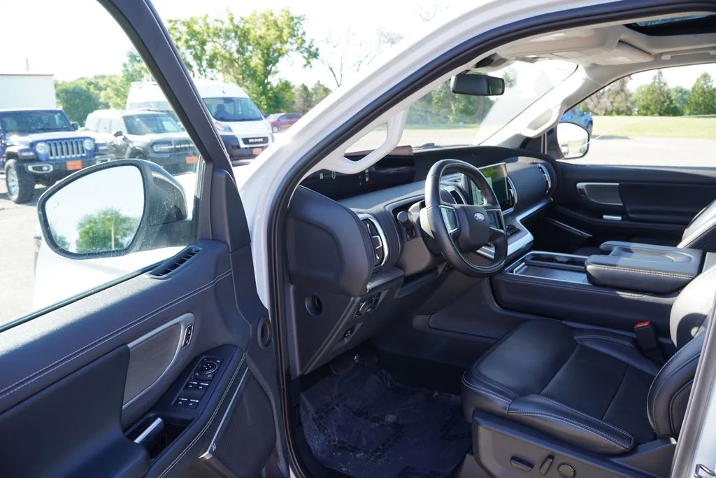 Used 2025 Silver Ford Platinum image 15
