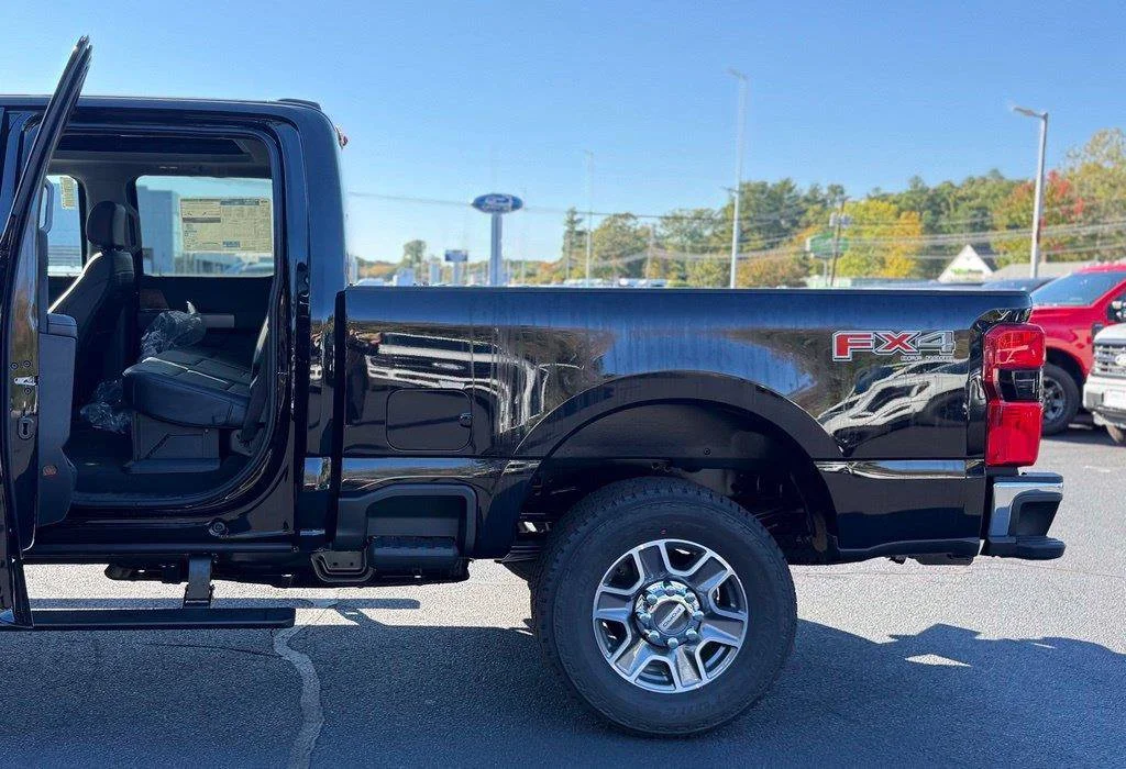 New 2027 Agate Black Metallic Ford F-250® Lariat® image 29