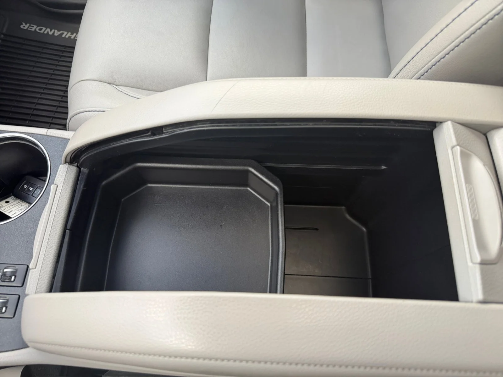 Used 2017 Blizzard Pearl Toyota XLE image 18