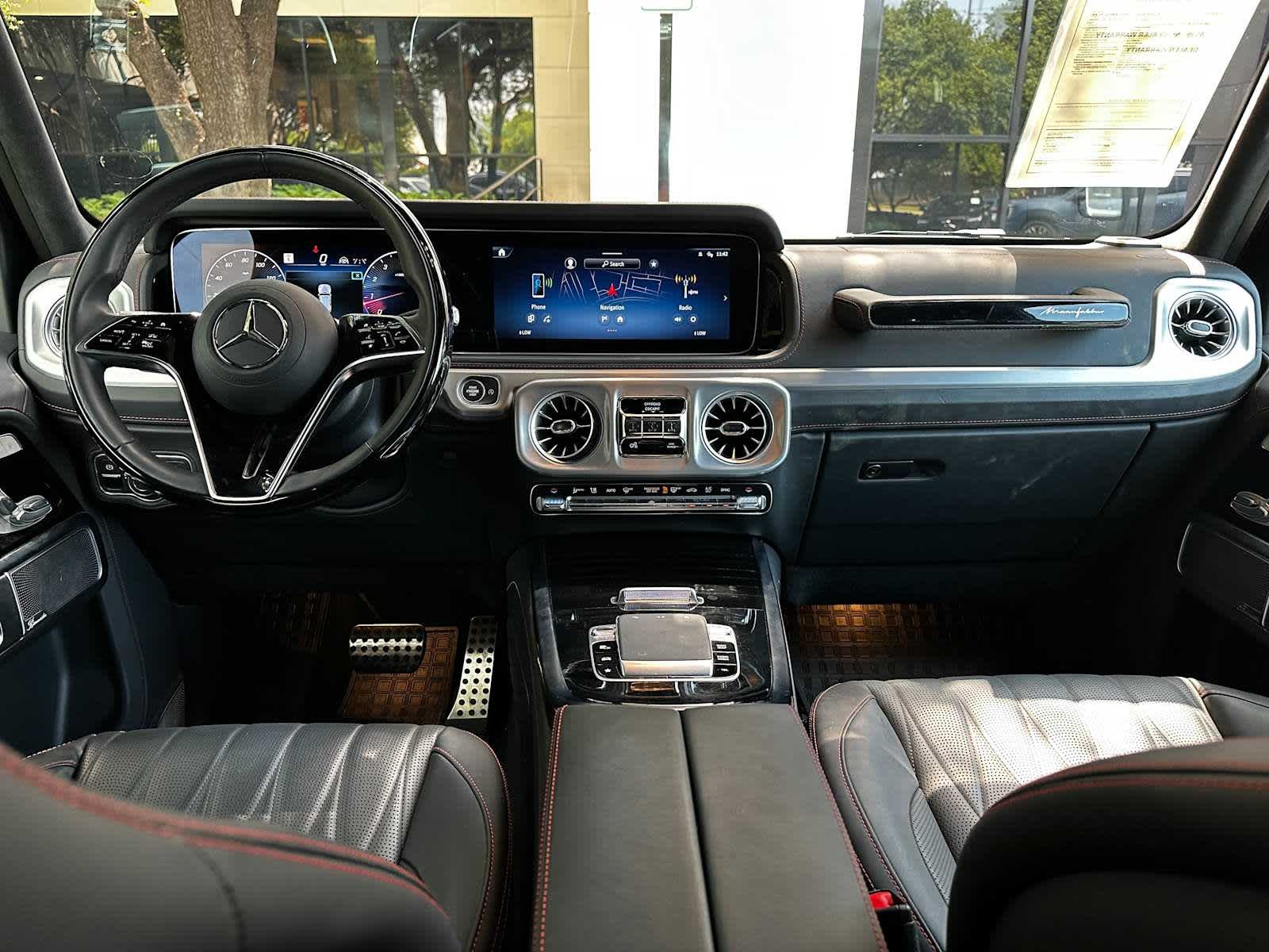 Certified Used 2025 MANUFAKTUR Cardinal Red Metallic Mercedes-Benz G 550 image 4