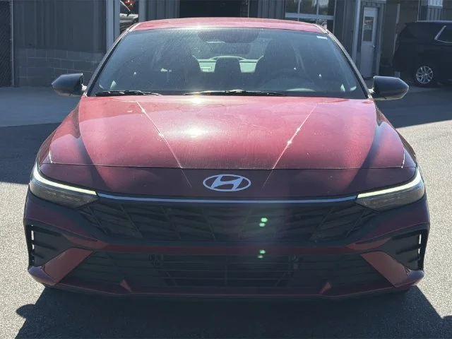 Used 2025 Red Hyundai SEL Sport image 16