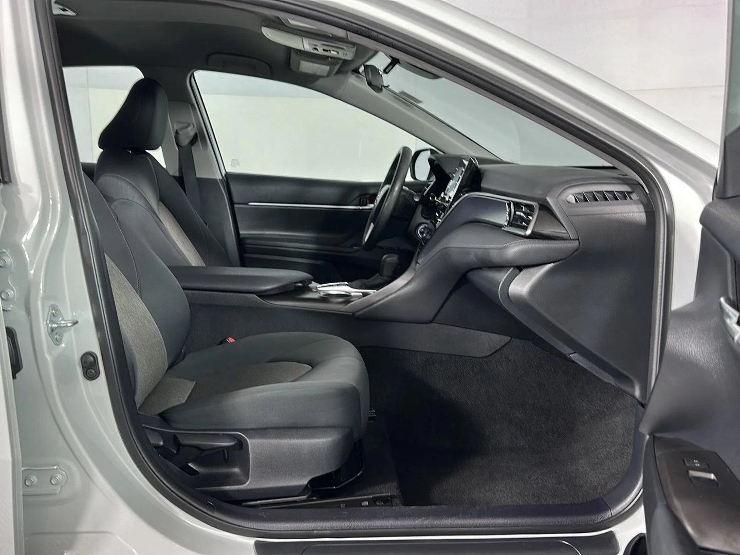 Used 2023 Ice Edge Toyota LE image 27