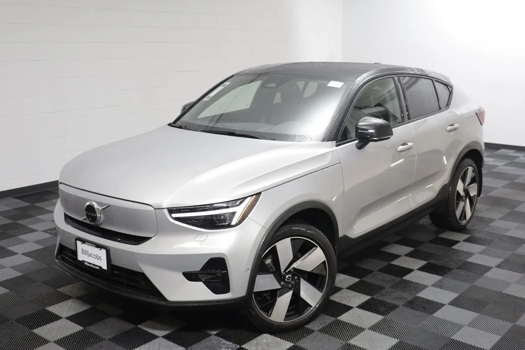 Used 2022 Volvo C40 Ultimate with VIN YV4ED3GB1N2000343 for sale in Naperville, IL
