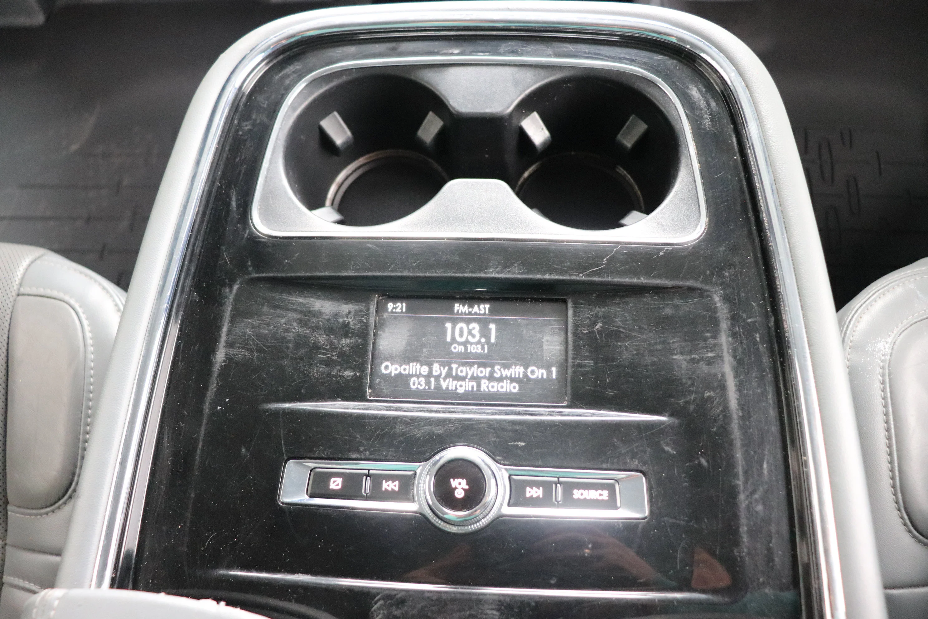 Used 2021 Gray Lincoln Reserve image 23