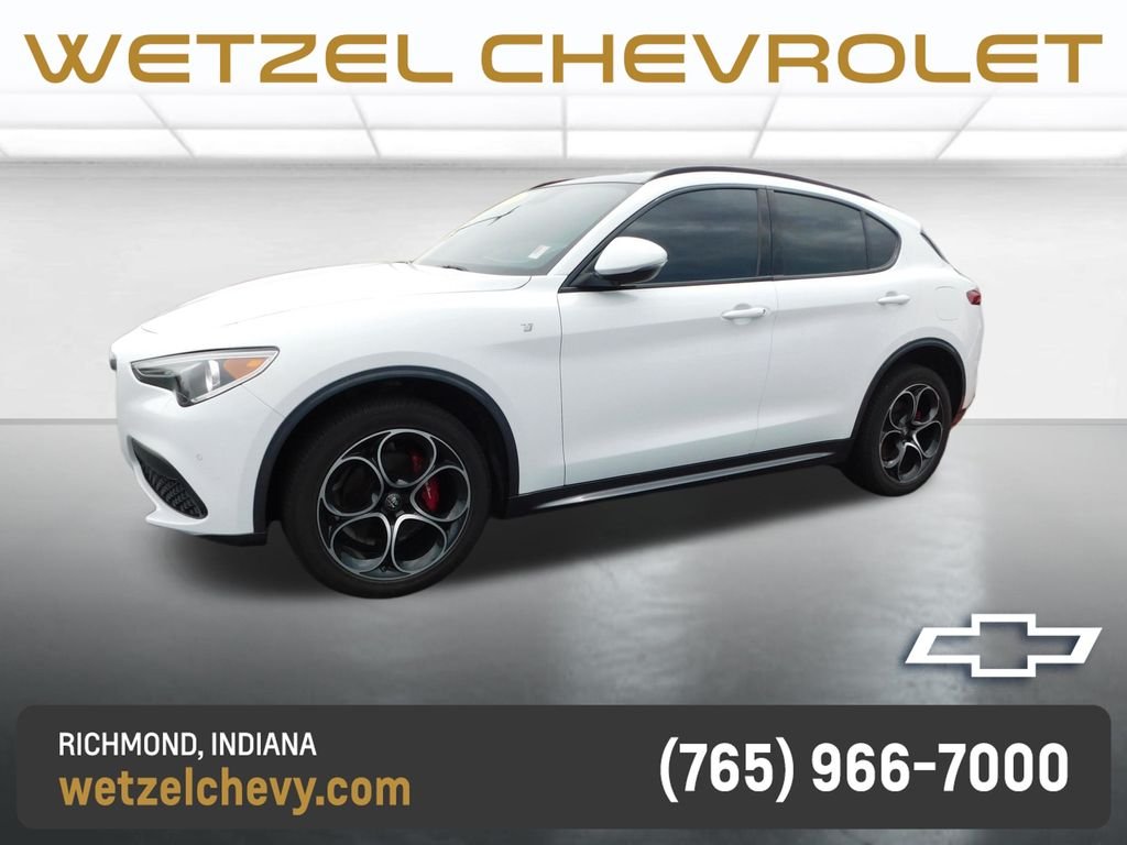 Used 2023 White Alfa Romeo Ti image 7