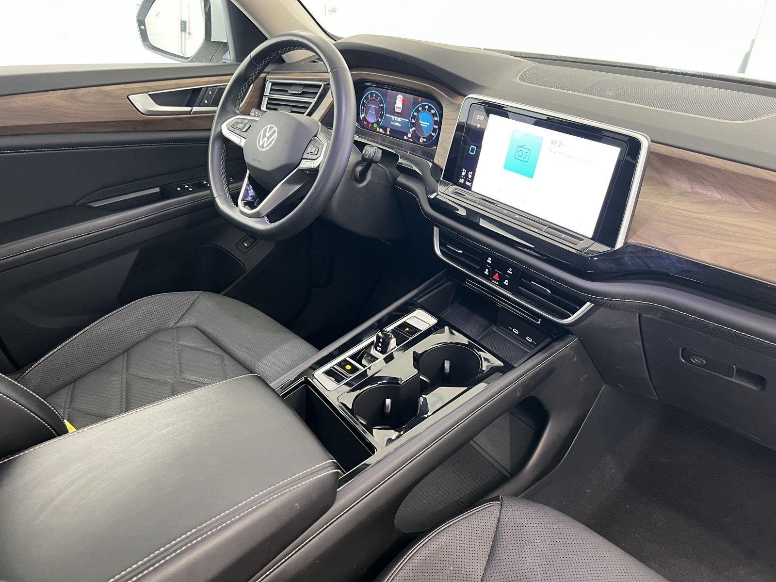 2024 Volkswagen Atlas SE w/Tech - Photo 29
