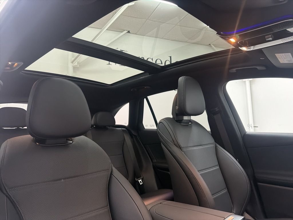 Used 2026 White Mercedes-Benz GLC 300 image 28