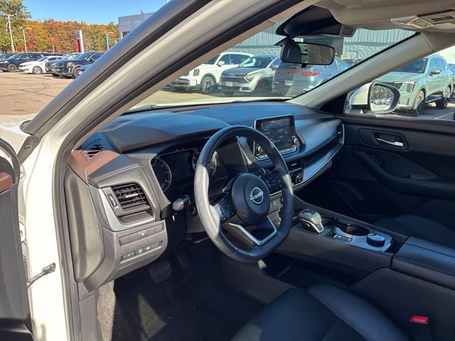 Used 2023 Pearl White Tricoat Nissan SV image 11