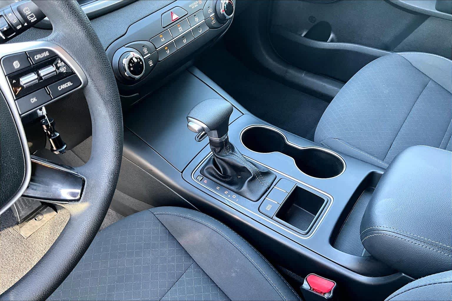Used 2019 Everlasting Silver Kia L image 16