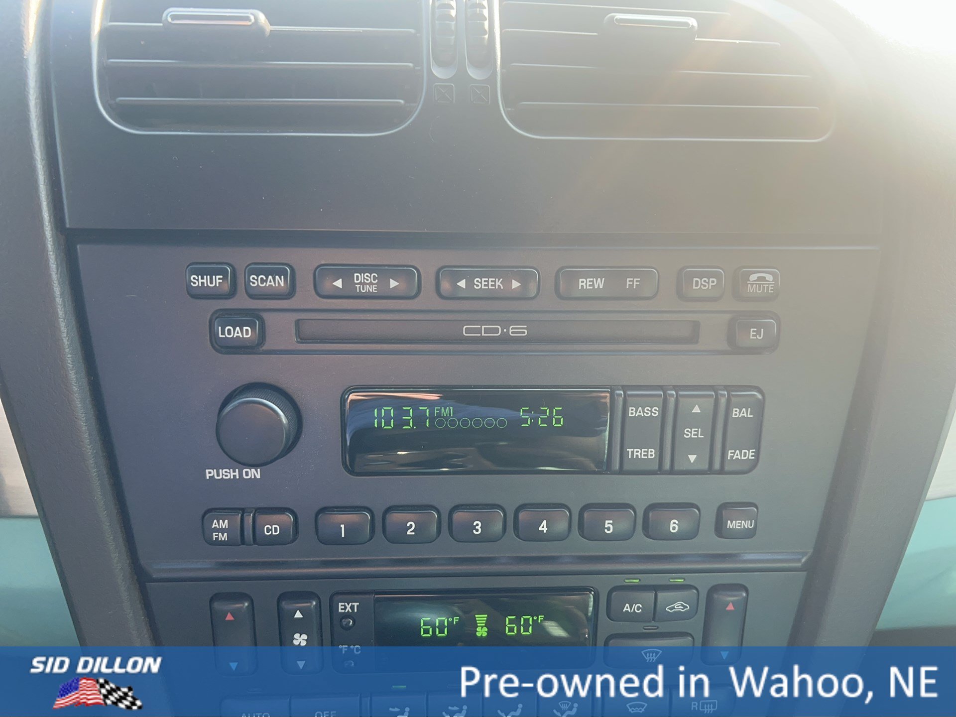 Used 2002 Green Ford Deluxe image 14