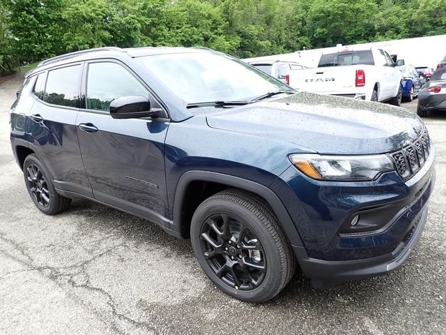 New 2026 Fathom Blue Pearl-Coat Exterior Paint Jeep Latitude image 9