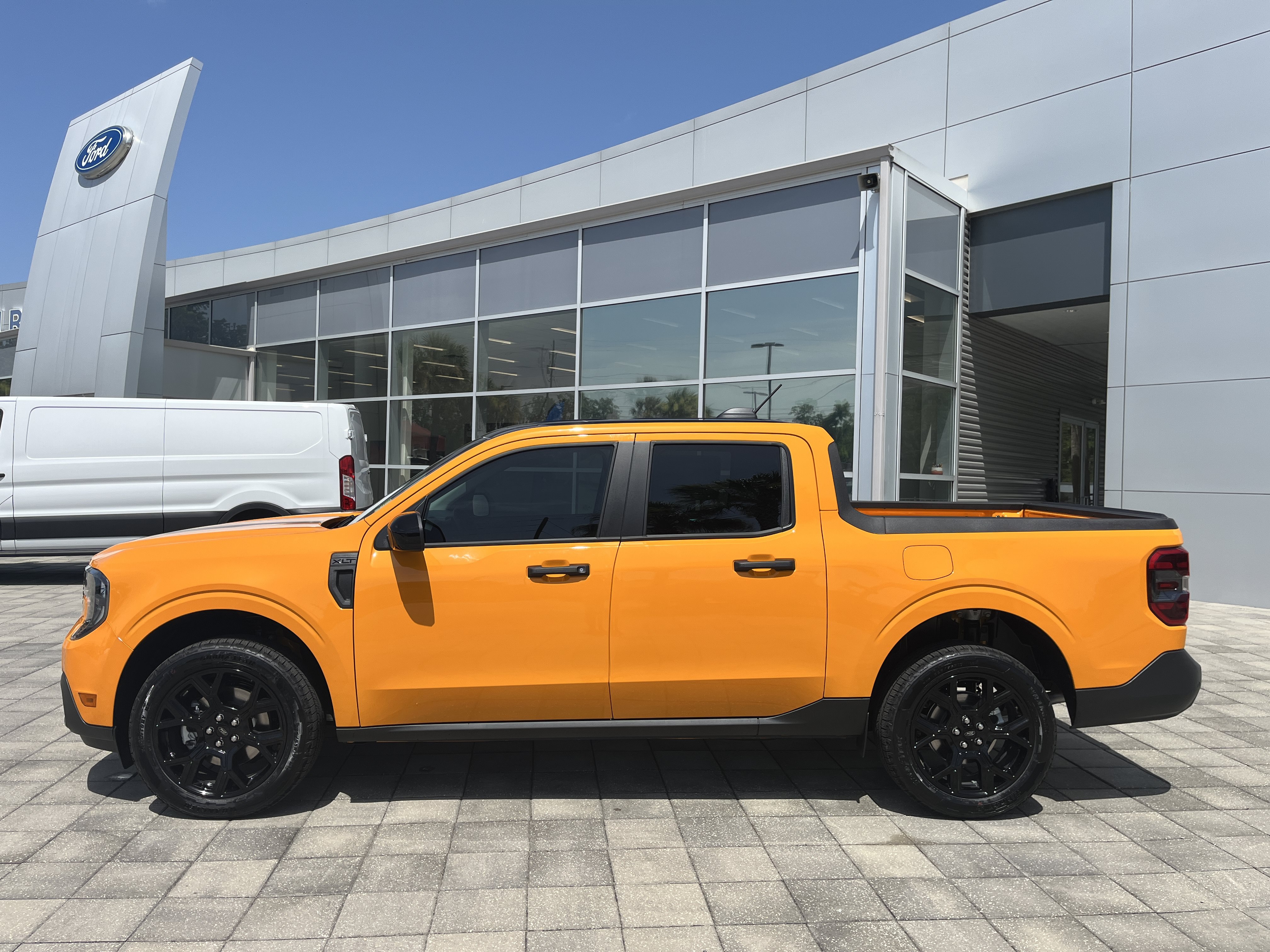New 2026 Orange Fury Metallic Tri-Coat Ford XLT image 3