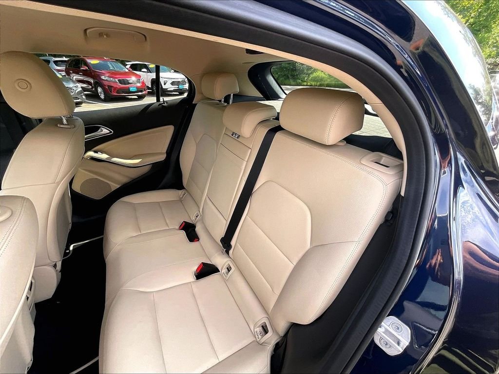Used 2018 Gray Mercedes-Benz GLA 250 image 25