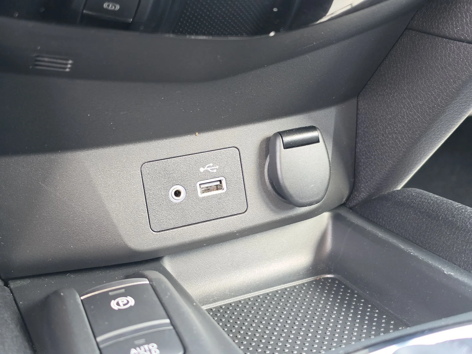 Used 2022 Red Nissan SV image 25