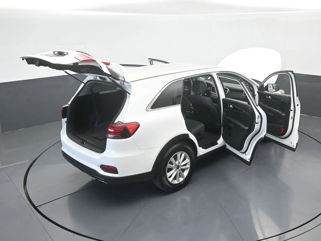 Used 2020 Snow White Pearl Kia LX image 61