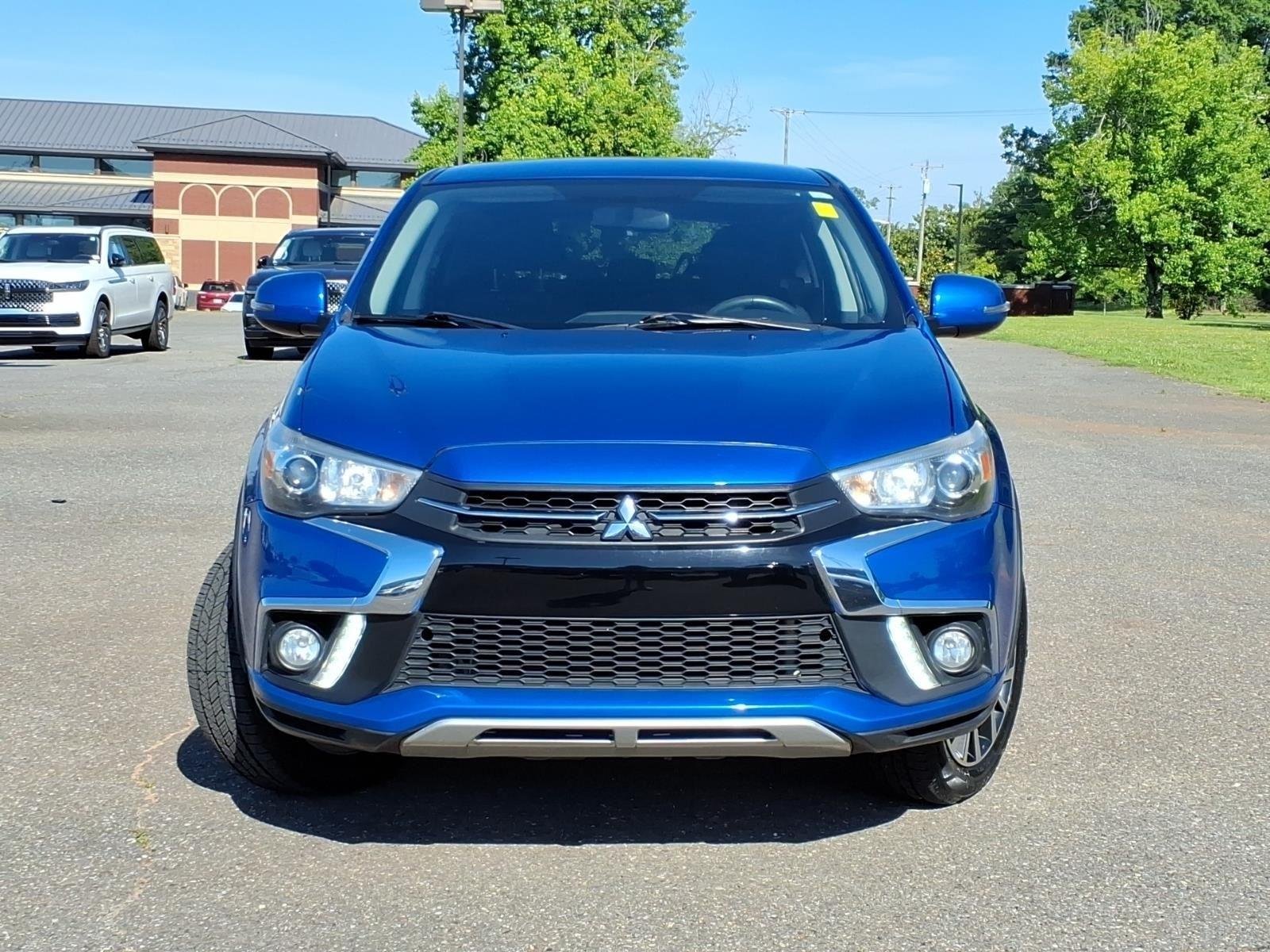 Used 2019 Octane Blue Metallic Mitsubishi SE 2.0 image 8