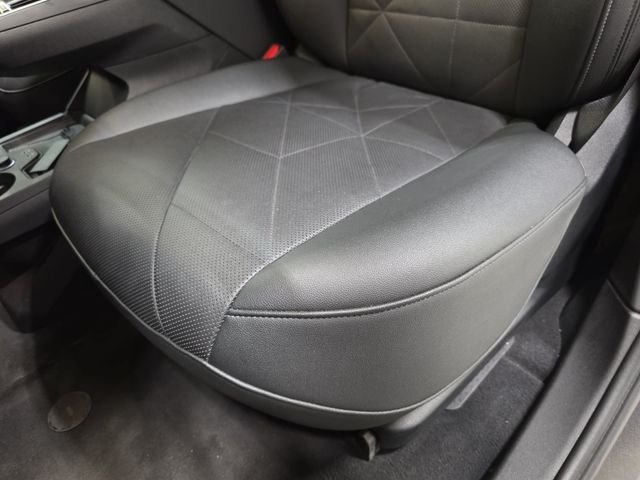 Used 2024 Black Sapphire Metallic BMW xDrive50 image 28