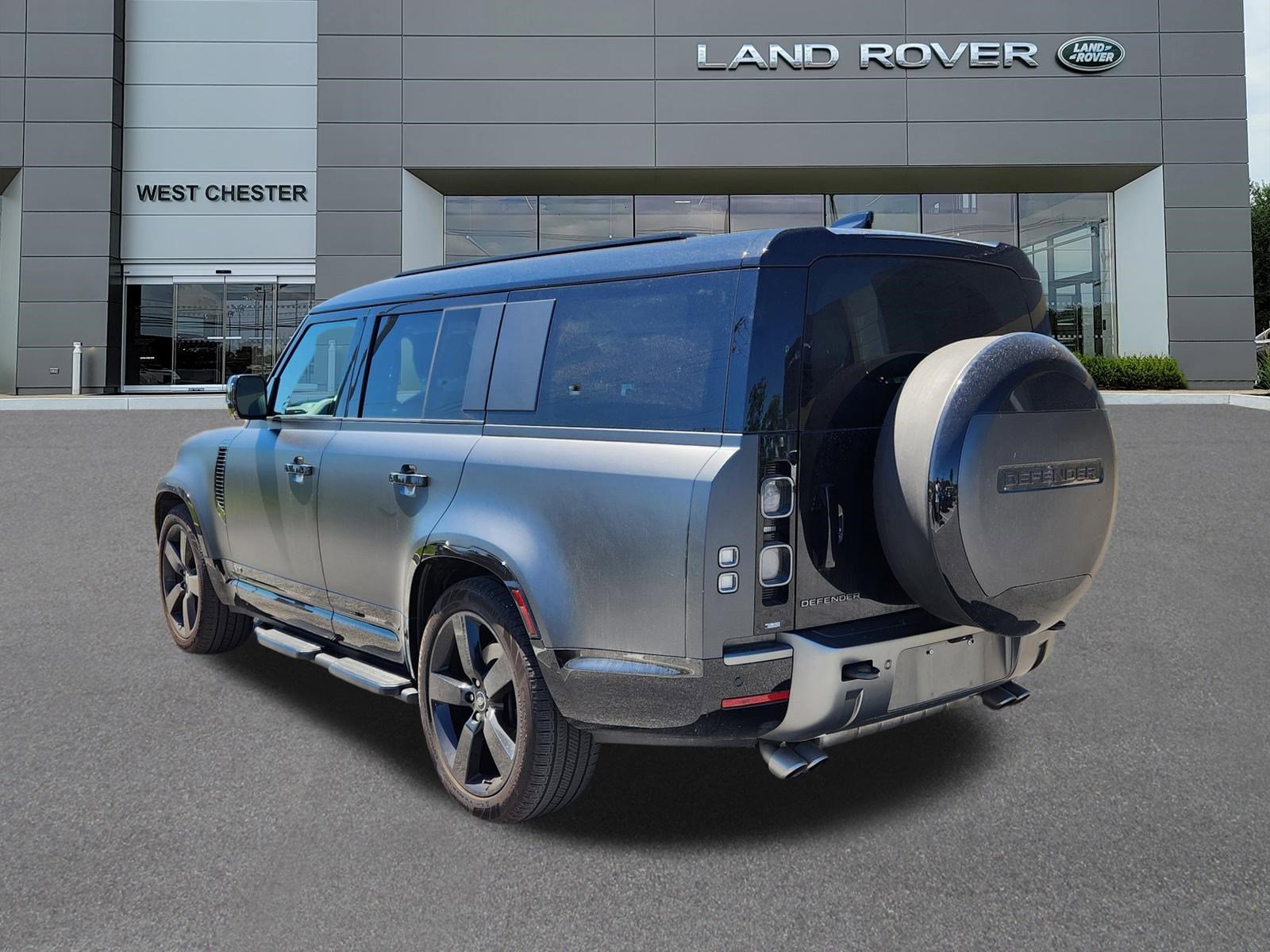 Certified Used 2025 Carpathian Gray Premium Metallic Land Rover V8 image 3