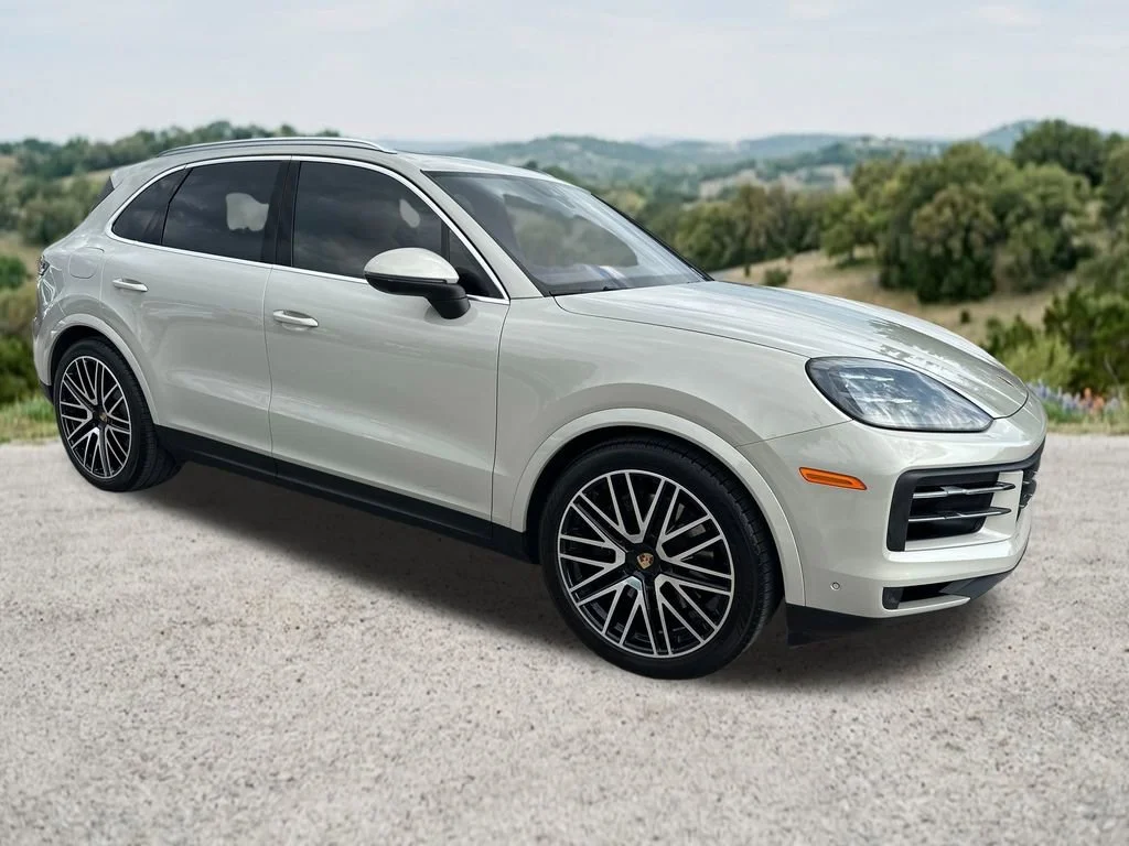 2024 Porsche Cayenne -'s photo