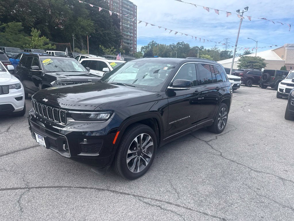 Used 2024 Black Jeep Overland image 1