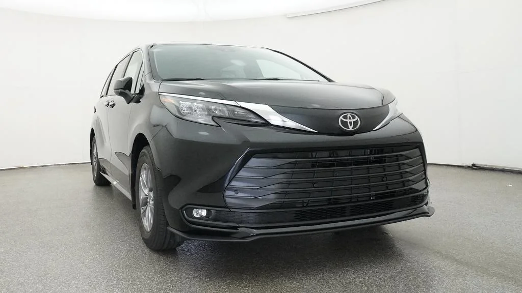New 2026 Midnight Black Metallic Toyota XLE image 7