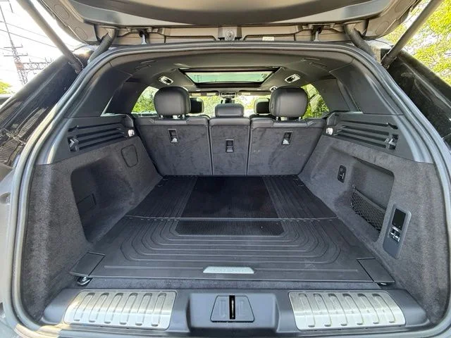 Certified Used 2025 Black Land Rover Dynamic SE image 31