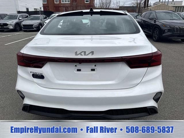 2024 Kia Forte LXS - Photo 4