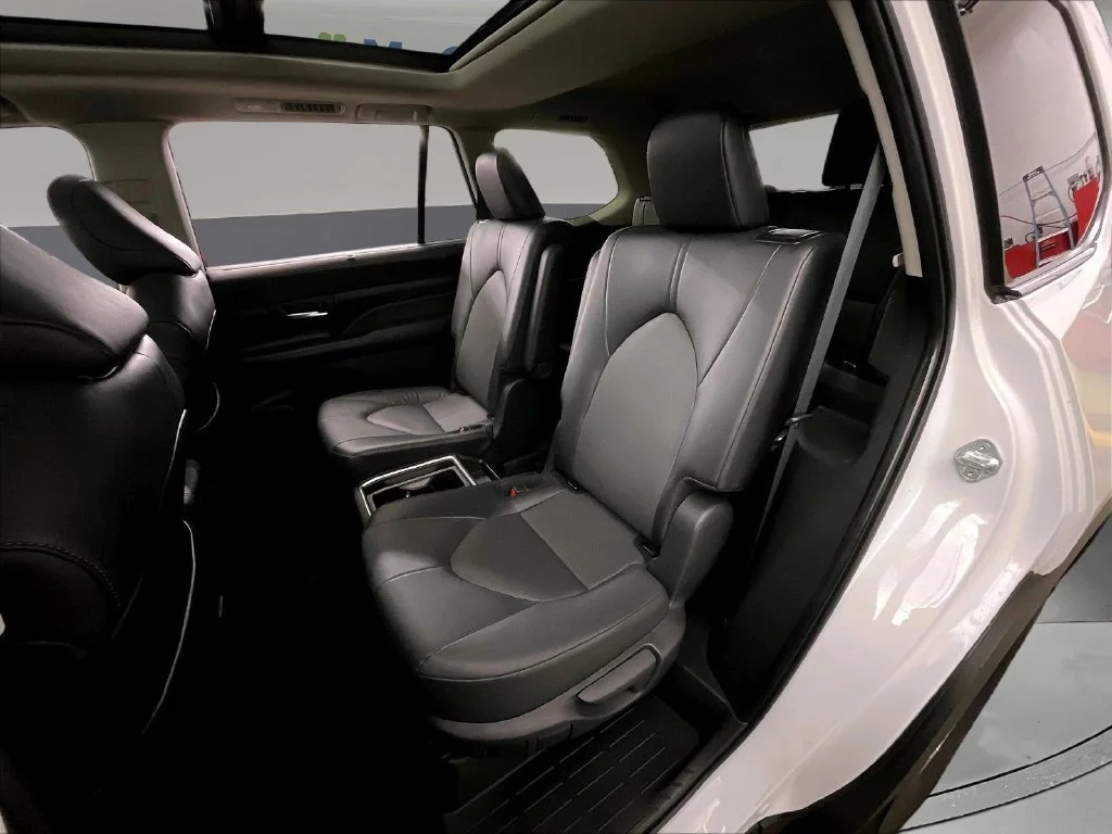 Used 2025 Beige Toyota XLE image 30
