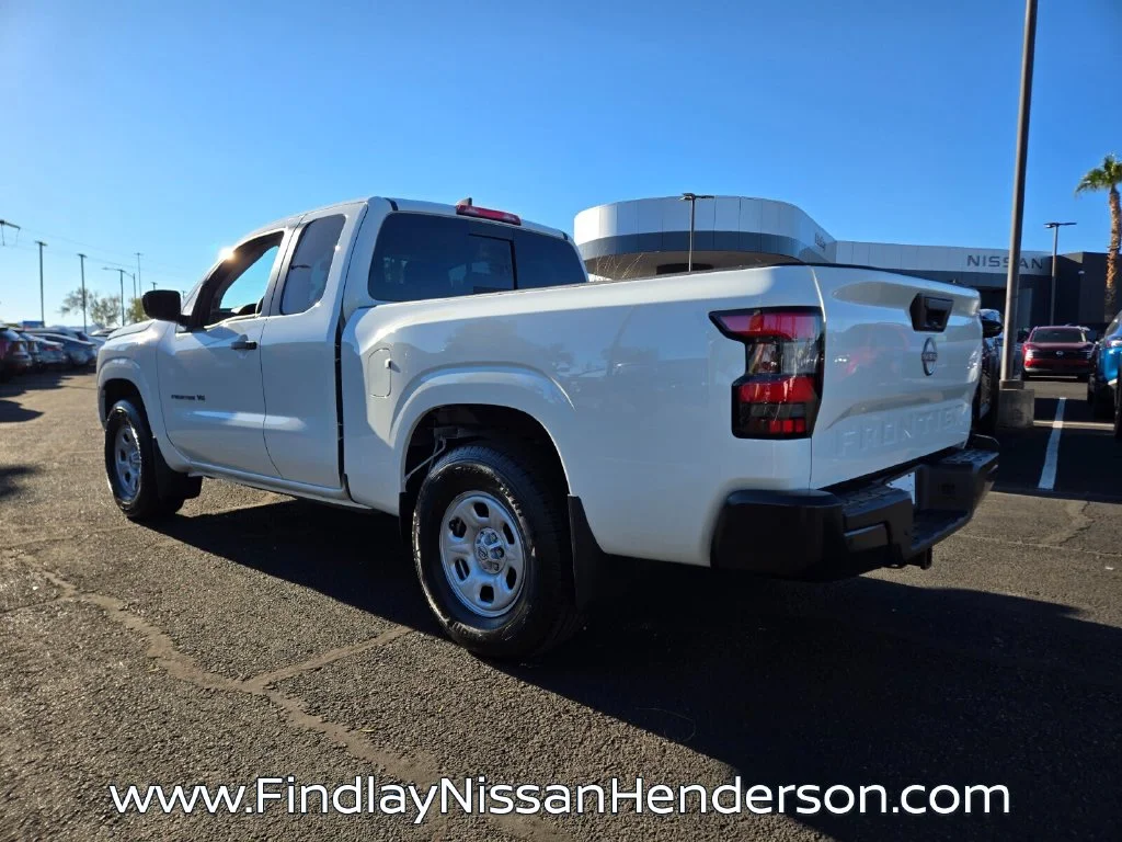 New 2027 Glacier White Nissan King Cab® S image 5