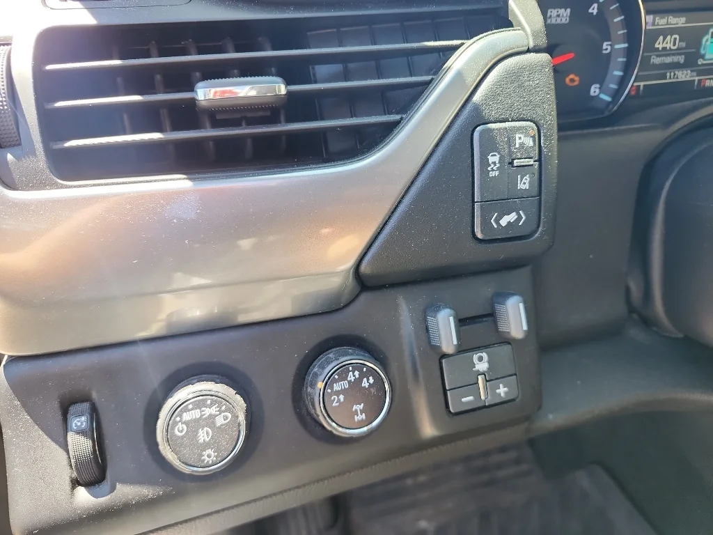 Used 2015 Summit White Chevrolet LTZ image 22