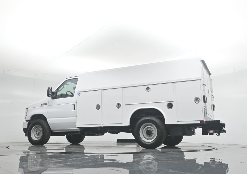 New 2026 Oxford White Ford Base image 84