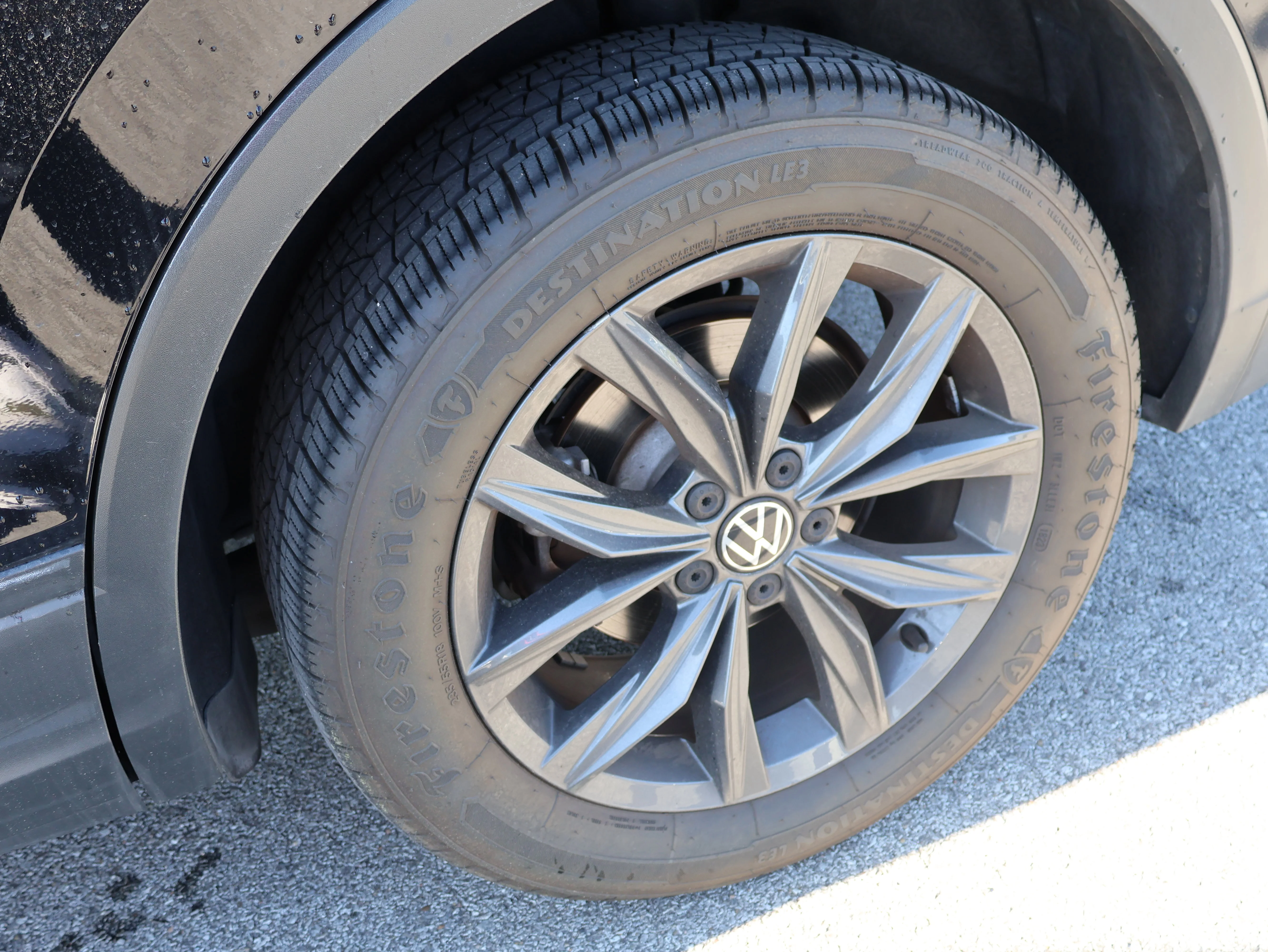 2022 Volkswagen Tiguan SE - Photo 38