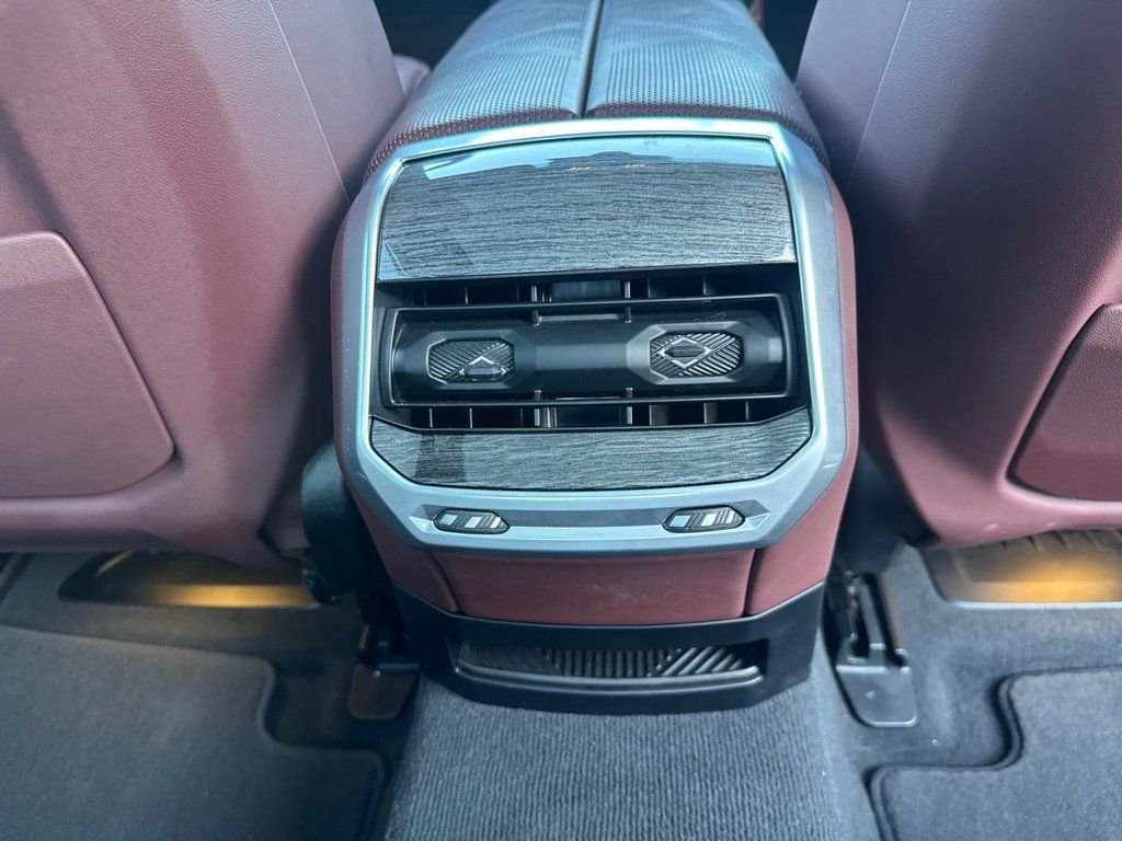 Used 2023 Black BMW 760i xDrive image 26