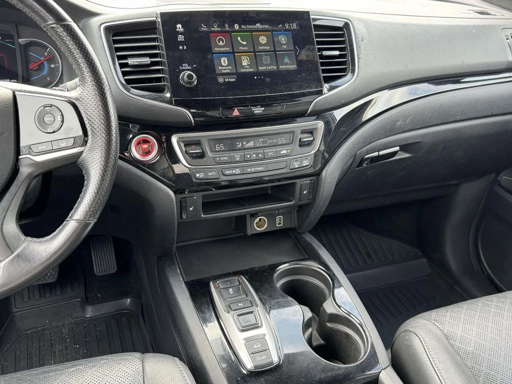 Used 2019 White Honda Touring image 3