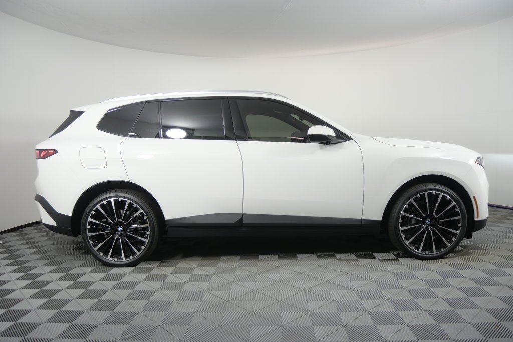 New 2027 Alpine White BMW  image 3