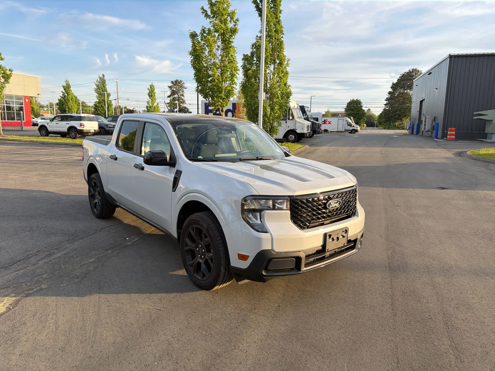 Used 2025 Space White Metallic Ford XLT image 3