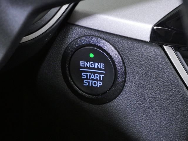 Used 2022 White Ford SEL image 29