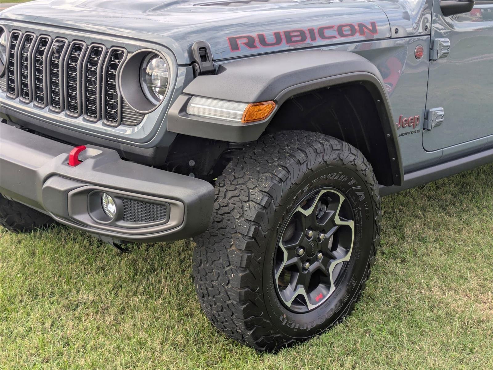 Used 2024 Anvil Clear Coat Jeep Rubicon image 10