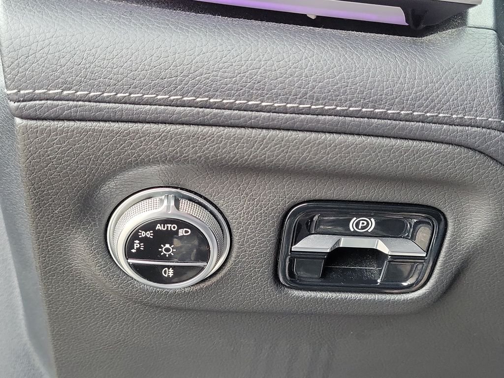Certified Used 2024 Black Mercedes-Benz 450 image 24