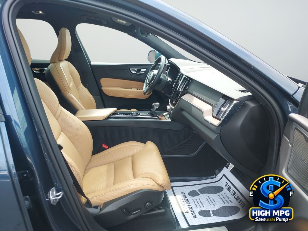 Used 2021 Blue Volvo T5 Inscription image 24