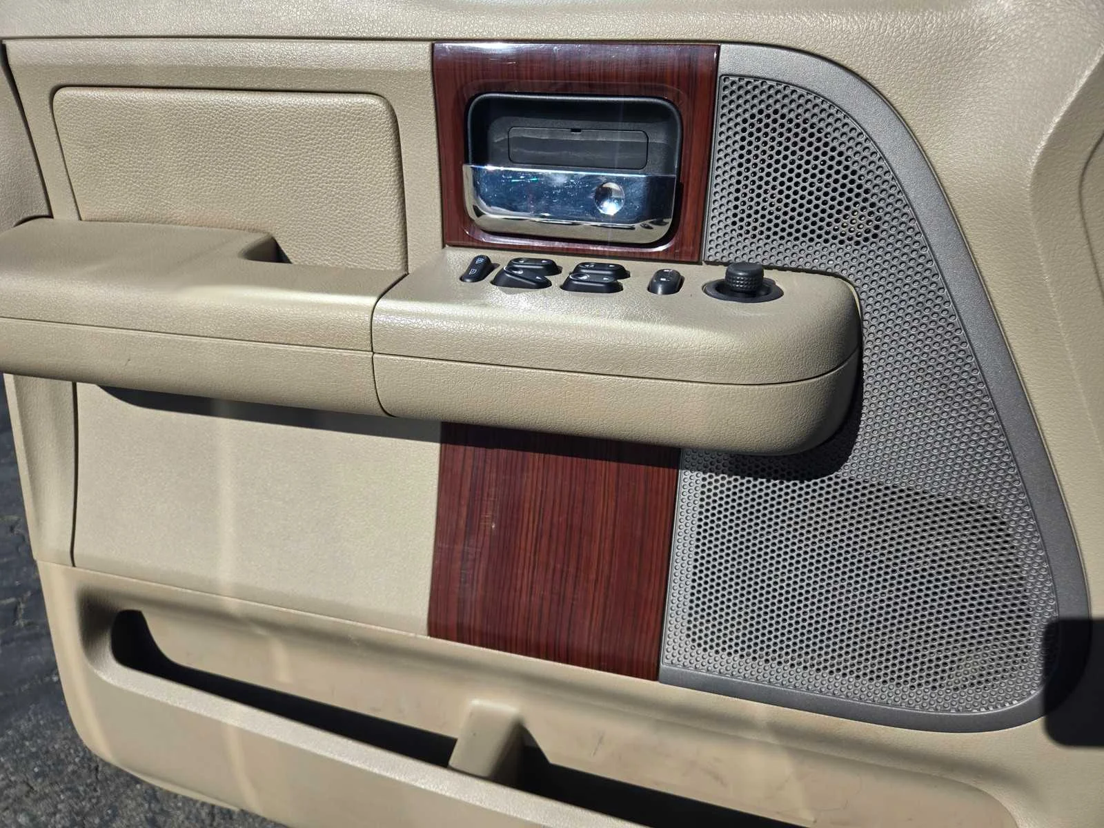 Used 2007  Ford XLT image 23
