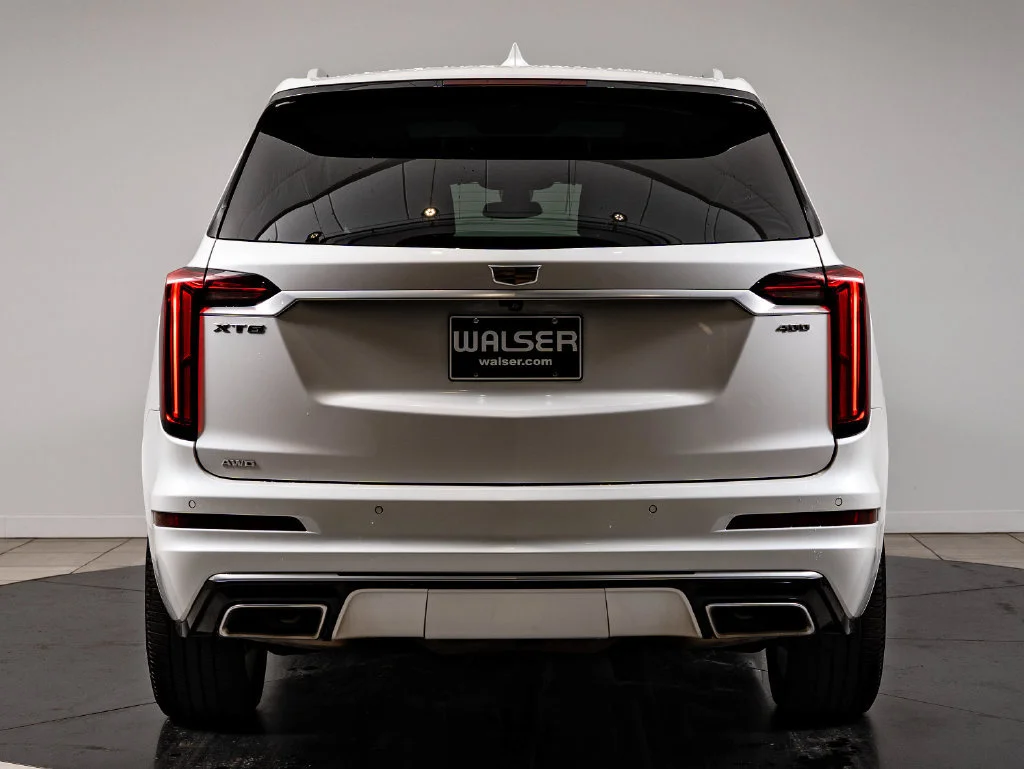 Used 2022 Crystal White Tricoat Cadillac Premium Luxury image 7