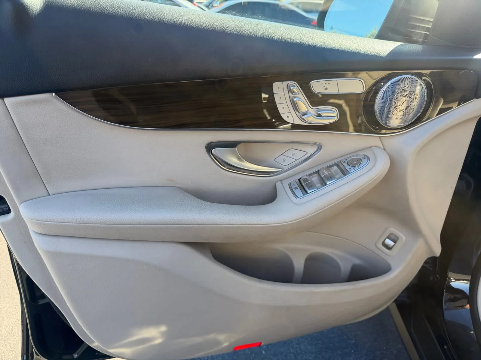 Used 2019 Black Mercedes-Benz GLC 300 image 14