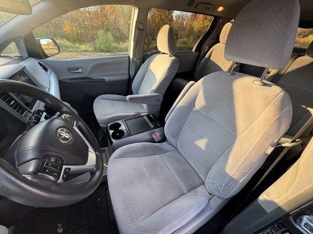 Used 2015 Gray Toyota LE image 15