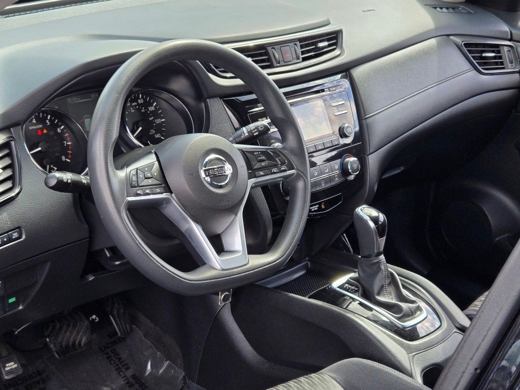 Used 2017 Black Nissan S image 21