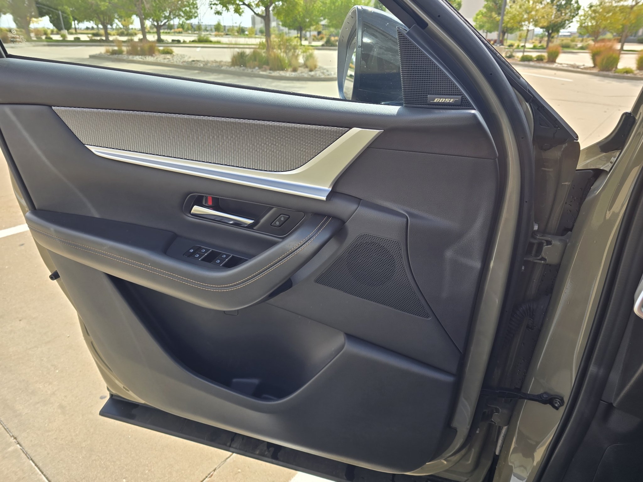 Used 2025 Zircon Sand Metallic Mazda Premium Package image 18
