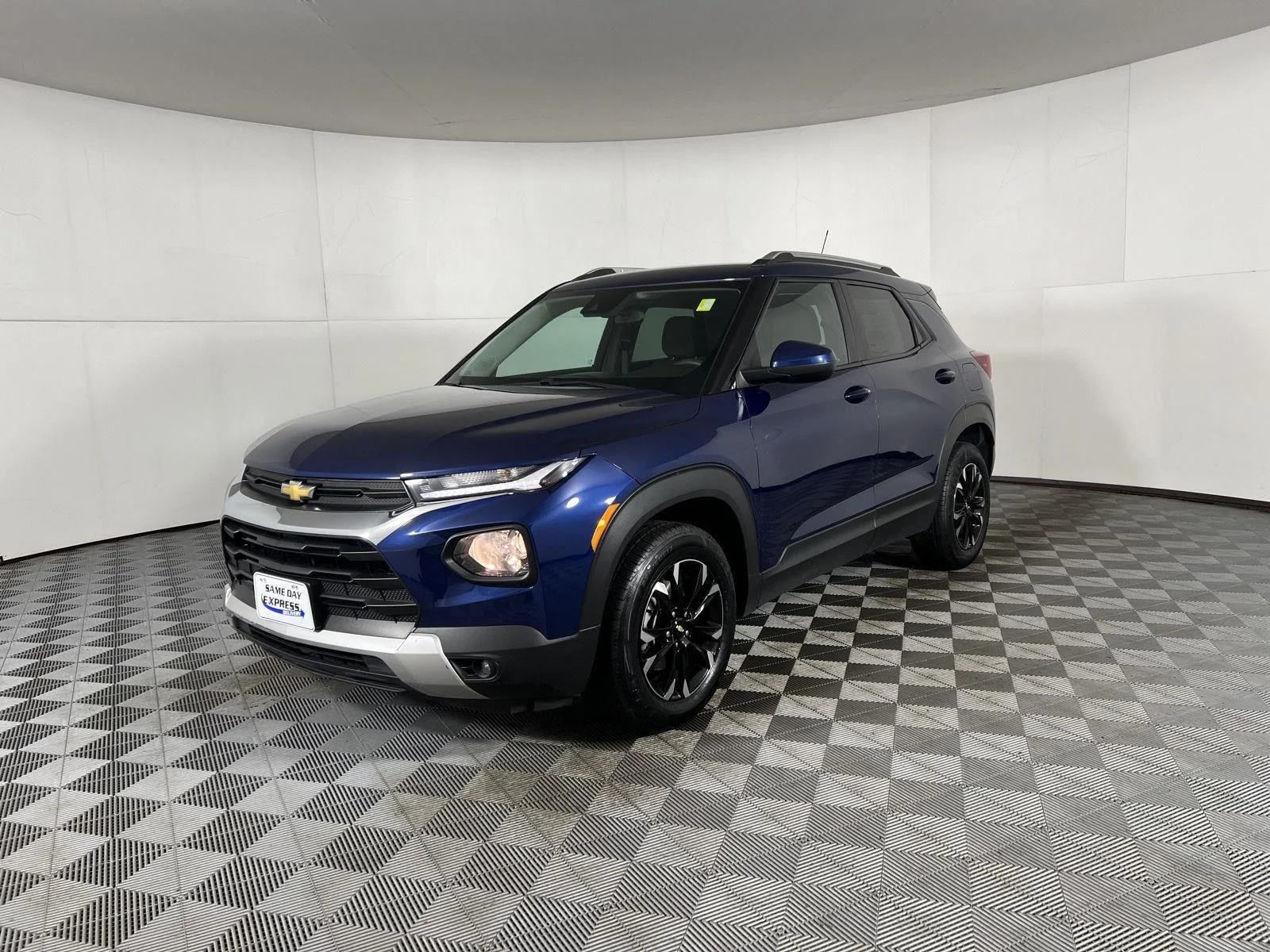Used 2022 Blue Glow Metallic Chevrolet LT image 16