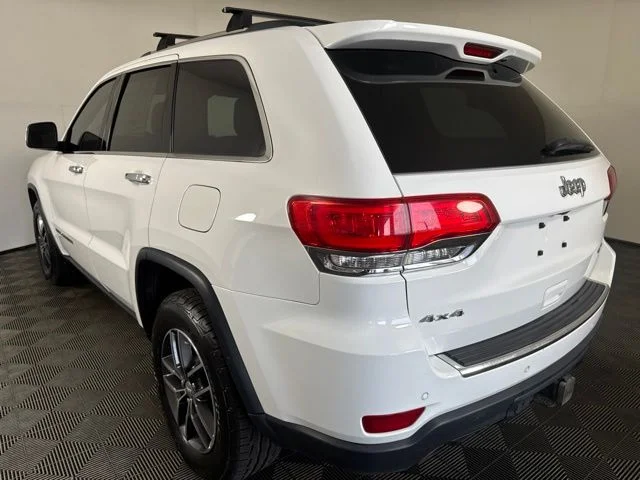 Used 2017 Bright White Clearcoat Jeep Limited image 6