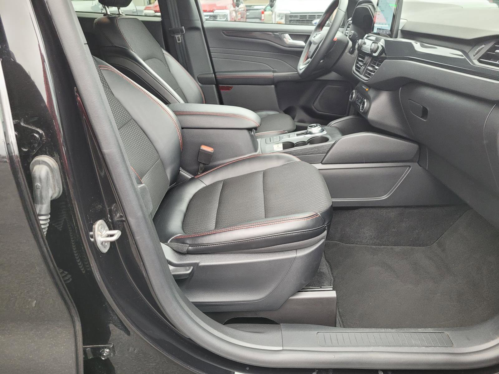 Used 2025 Black Metallic Ford ST-Line image 20